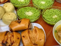 -李与白包子铺(桐梓林店)