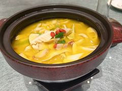 -浦東饭店(育才街怀特国际商城店)