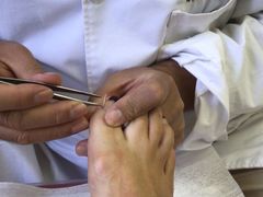 -郏芬芬扦脚服务部(新闸路店)