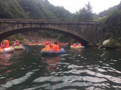 -安吉龙王山峡谷漂流