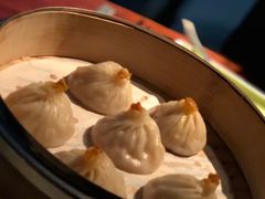 蟹粉小笼包-上海柏悦酒店·世纪100牛排馆