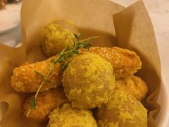 咸蛋黄秘制小食双拼-卡朋西餐(较场西路店)