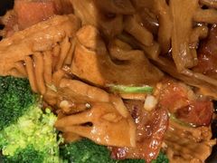 鲍鱼猪手焖鸡煲-尚一汤·粤菜海鲜(环球港店)