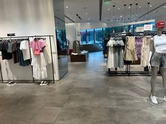 -URBAN REVIVO(上海中庚漫游城店)