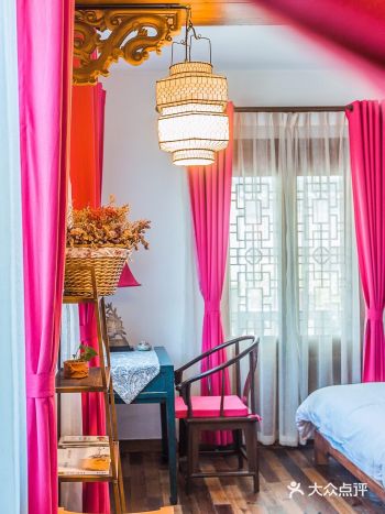 杭州网红民宿｜民国风的花驿，骚粉色的少女