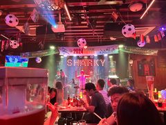 -鲨鱼美式餐厅酒吧Sharky