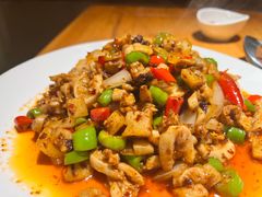 -大众跷脚牛肉馆·非遗传承单位(峨眉山店)