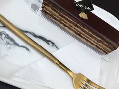 -UNI UNI(环亚凯瑟琳店)