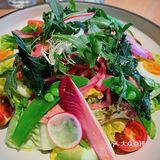 外摆用餐氛围感十足，超级适合约会的西餐厅