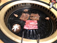 -炼火烤肉店