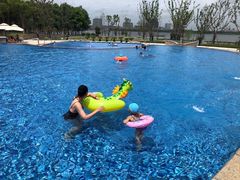 -上海滴水湖皇冠假日酒店