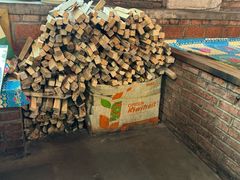 -鱼窝棚柴火铁锅炖(富山屯店)