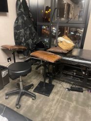 -鳌首刺青纹身 穿孔饰品店