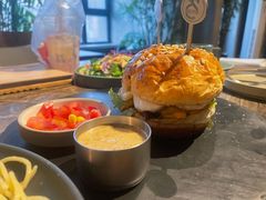 -HIGH FIVE哈福手工汉堡(桂林路店)