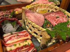-山川小町·极番烧肉(新地假日广场店)
