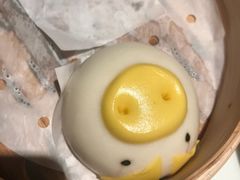 w猪猪奶黄包-新大咀港式茶餐厅(宝山万达店)