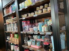 零售区-星巴克(浦东机场T2到达店)