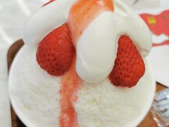草莓冰淇淋-丹礼糖甜品