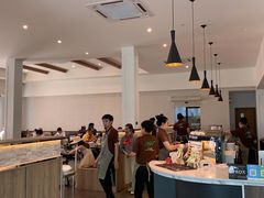 -Chom Cafe and Restaurant