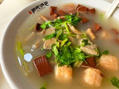 招牌鸭血粉丝汤-百年尹氏汤包(湖南路狮子桥店)