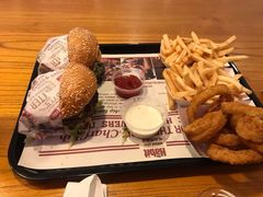 -The Habit Burger Grill 哈比特汉堡(复兴soho店)