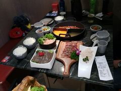 -热火朝天鲜切牛肉火锅(南强街巷店)