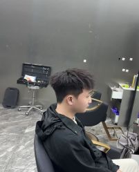 -尤司男士国潮理发馆