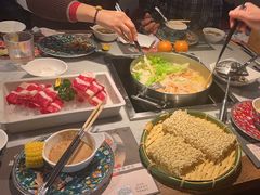 -尚尚仙·酸汤猪手·猪肚鸡火锅(华联万柳购物中心店)