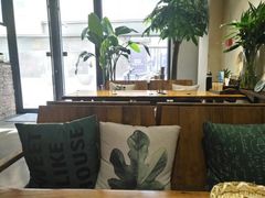 -八月美食小馆(银泰城总店)