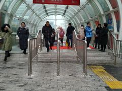 -体育场(地铁站)