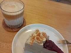-In Cafe隐食研室