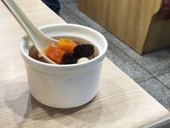 银耳红枣炖木瓜-老上海里弄味道(知春路店)