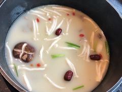 -三人行骨头王火锅(长寿店)