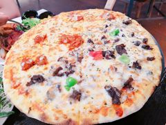 韩式烤牛肉拼辣鸡肉披萨-机器人火炉披萨