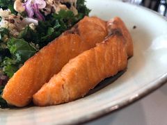 煎三文鱼超级能量碗-Cafe Mersey默西咖啡(西交店)