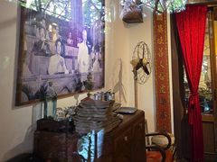-Cuc Gach Quan Restaurant