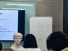 -金夫人化妆摄影职业培训学校