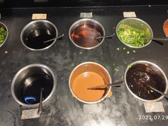 -运气牛自助酱大骨火锅(南京东路店)
