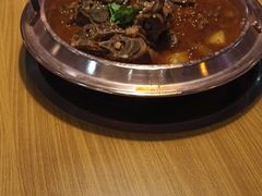 -虾弄弄海派小龙虾·牛羊蝎子火锅