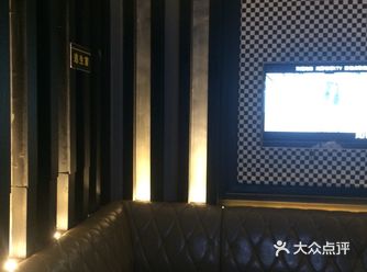 上周末，朋友来了，想着开开心心去唱歌，结果气的我怀疑