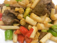 泡藕尖炒牛肉-正嘢私房菜