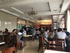 大堂-相聚青山餐厅(阎河路店)