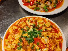 -大众跷脚牛肉馆·非遗传承单位(峨眉山店)