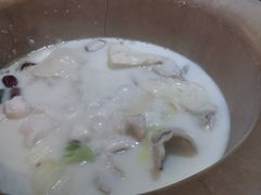 -滇香肴·云南菜蒸汽石锅鱼(云南北路店)