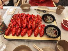 肥肥蒸虾-肥肥虾庄·金牌油焖大虾(江汉路黄鹤楼联名店)