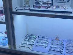 -臻美视爵眼镜·明月·依视路·蔡司折扣店(广渠门店)