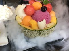 -莓园冰淇淋店