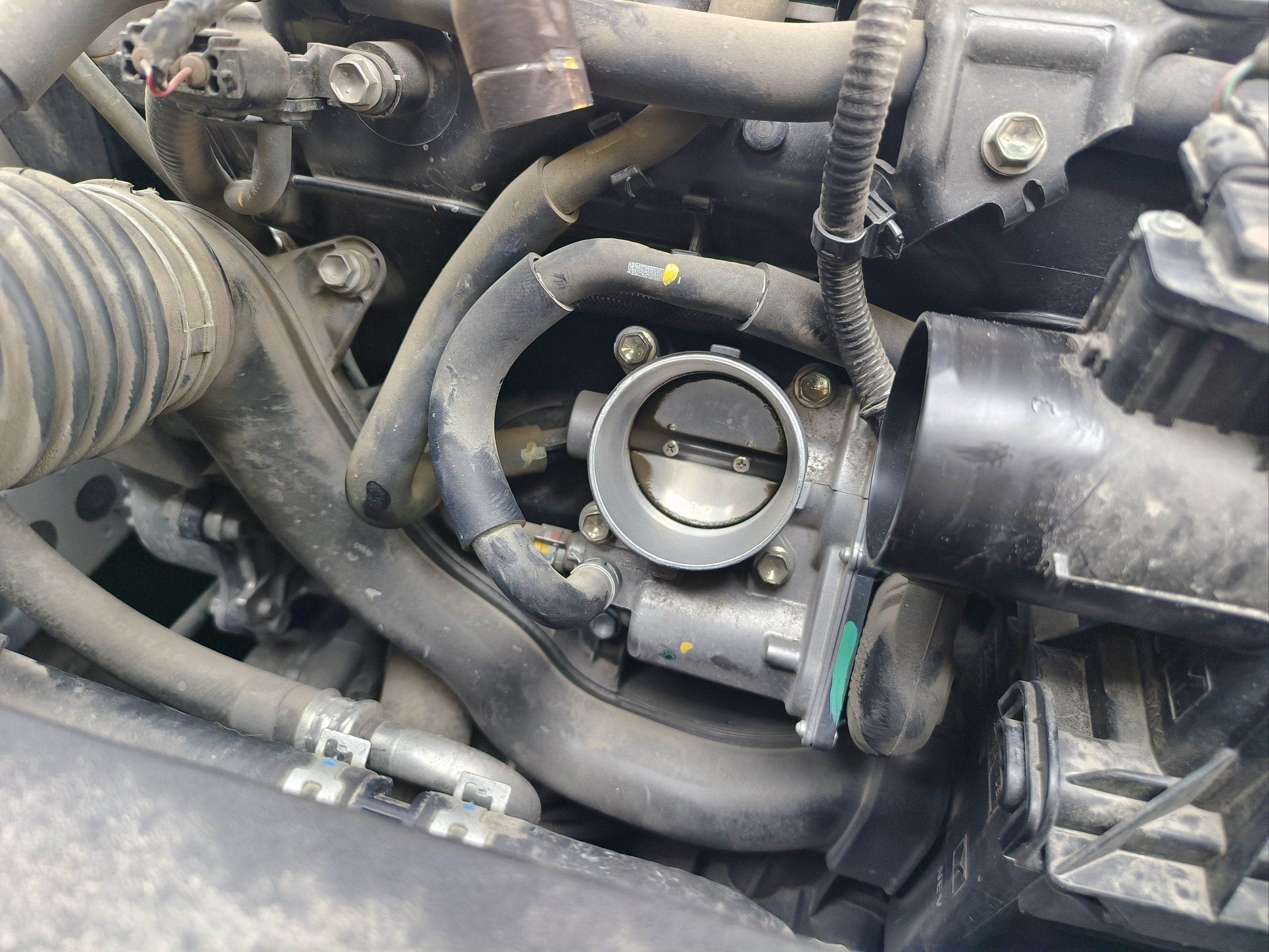 随手拍 节气门积碳,途虎说需要清洗了.