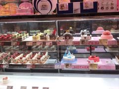 面包甜点陈列柜-巴黎贝甜(宜山路店)
