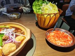-蔡婶牛腩牛杂煲(长安万科店)